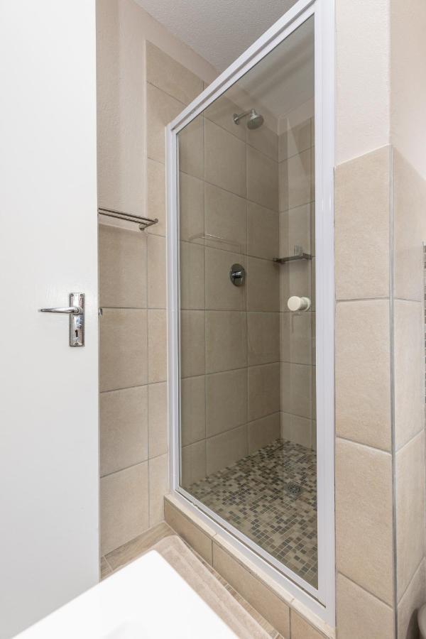 67 The Shades - Luxury Apartment In Umhlanga - Airconditioning Throughout And Inverter Durban Exteriör bild